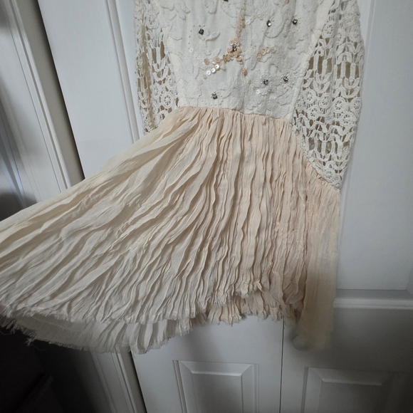 Gimmicks By BKE Crinkled Chiffon Tank Top Women's Size Small - Picture 7 of 7